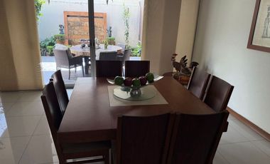 Casa en Venta en Valle Real Zapopan | Estilo Contemporáneo y Amplios Espacios