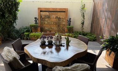 Casa en Venta en Valle Real Zapopan | Estilo Contemporáneo y Amplios Espacios