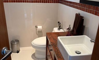 Casa en Venta en Valle Real Zapopan | Estilo Contemporáneo y Amplios Espacios