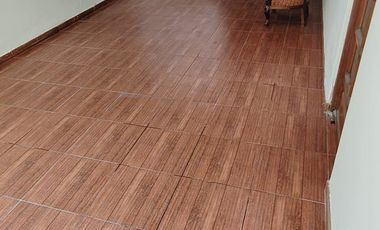 CASA DE 3 PISOS EN ALQUILER CERCA A PLAZA DE YANAHUARA