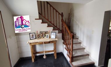 ALQUILO CASA EN BARRIO TRES CERRITOS, PASANDO LA SEGUNDA ROTONDA, CON PILETA DE NATACION, DOBLE GALERIA Y YACUZZI