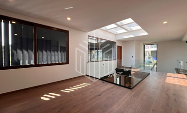 Residencia premium en Zona Esmeralda | 823 m² de terreno y 8 estacionamientos