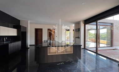 Residencia premium en Zona Esmeralda | 823 m² de terreno y 8 estacionamientos