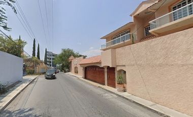 CASA EN GUERRERO MUY AMPLIA, SUPER BONITA, ACABADOS DE LUJO, CUENTA CON TODOS LOS SERVICIOS.