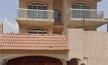 CASA EN GUERRERO MUY AMPLIA, SUPER BONITA, ACABADOS DE LUJO, CUENTA CON TODOS LOS SERVICIOS.