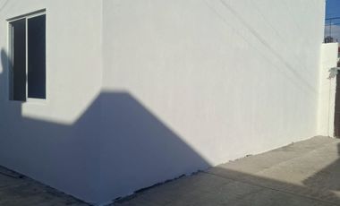 Se vende bonita casa Recién Remodelada en Col. la Joya