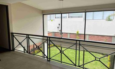 Se vende casa en fraccionamiento Lomas Virreyes modelo Málaga, calimaya, Estado de México