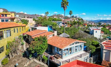 Casa con vistas al mar, río y montañas en Loma La Misión con depto extra