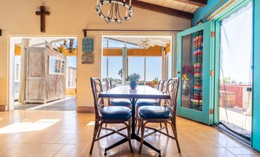 Casa con vistas al mar, río y montañas en Loma La Misión con depto extra