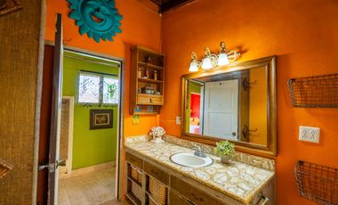 Casa con vistas al mar, río y montañas en Loma La Misión con depto extra