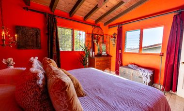 Casa con vistas al mar, río y montañas en Loma La Misión con depto extra