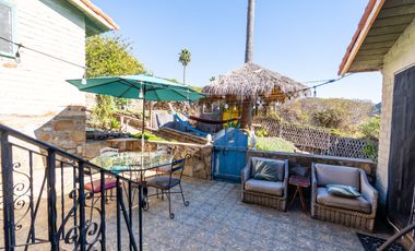 Casa con vistas al mar, río y montañas en Loma La Misión con depto extra