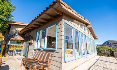 Casa con vistas al mar, río y montañas en Loma La Misión con depto extra