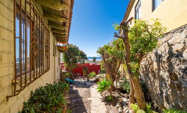 Casa con vistas al mar, río y montañas en Loma La Misión con depto extra