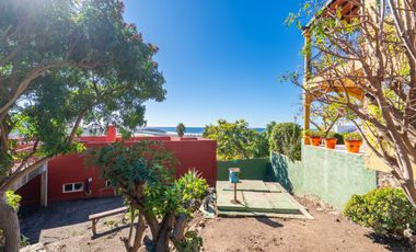 Casa con vistas al mar, río y montañas en Loma La Misión con depto extra