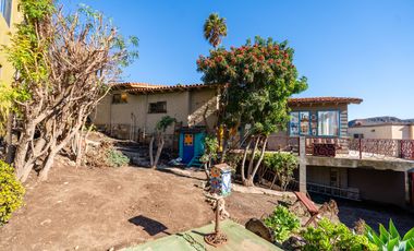 Casa con vistas al mar, río y montañas en Loma La Misión con depto extra