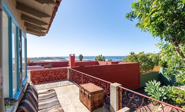 Casa con vistas al mar, río y montañas en Loma La Misión con depto extra