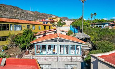 Casa con vistas al mar, río y montañas en Loma La Misión con depto extra