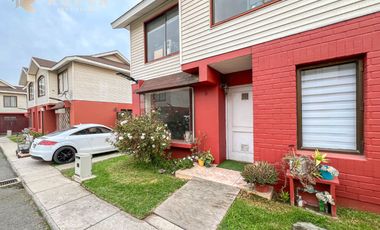 CASA EN ARRIENDO EN CONDOMINIO CENTRAL QUILPUÉ