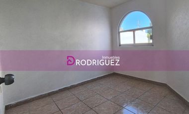 Casa para negocio en venta a un costado de la PGJ de Pachuca, Hgo.