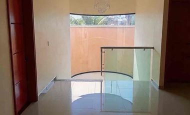 EN VENTA PRECIOSA CASA MODERNA