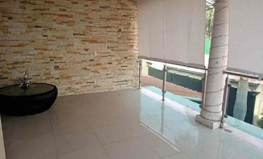 EN VENTA PRECIOSA CASA MODERNA