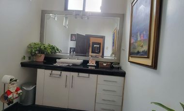 En alquiler moderna casa esquinera FULL AMOBLADA con piscina en Santa Maria de Casa Grande, Av. Leon Febres Cordero, Samborondon