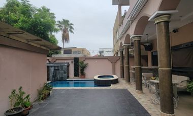 En alquiler moderna casa esquinera FULL AMOBLADA con piscina en Santa Maria de Casa Grande, Av. Leon Febres Cordero, Samborondon