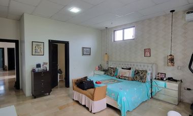 En alquiler moderna casa esquinera FULL AMOBLADA con piscina en Santa Maria de Casa Grande, Av. Leon Febres Cordero, Samborondon