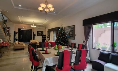 En alquiler moderna casa esquinera FULL AMOBLADA con piscina en Santa Maria de Casa Grande, Av. Leon Febres Cordero, Samborondon