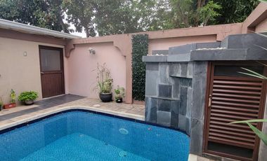En alquiler moderna casa esquinera FULL AMOBLADA con piscina en Santa Maria de Casa Grande, Av. Leon Febres Cordero, Samborondon