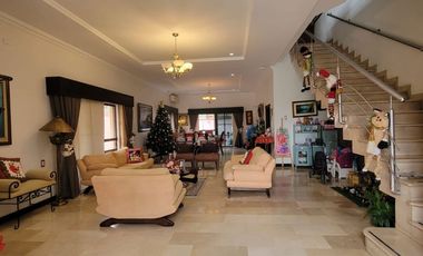 En alquiler moderna casa esquinera FULL AMOBLADA con piscina en Santa Maria de Casa Grande, Av. Leon Febres Cordero, Samborondon