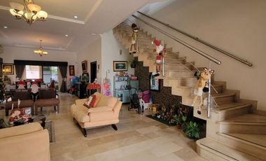 En alquiler moderna casa esquinera FULL AMOBLADA con piscina en Santa Maria de Casa Grande, Av. Leon Febres Cordero, Samborondon