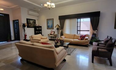 En alquiler moderna casa esquinera FULL AMOBLADA con piscina en Santa Maria de Casa Grande, Av. Leon Febres Cordero, Samborondon