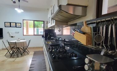 En alquiler moderna casa esquinera FULL AMOBLADA con piscina en Santa Maria de Casa Grande, Av. Leon Febres Cordero, Samborondon