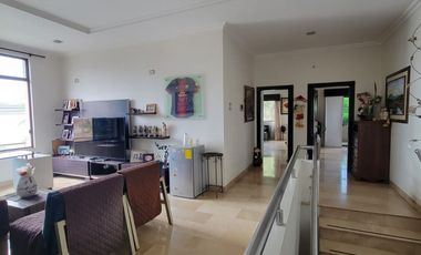 En alquiler moderna casa esquinera FULL AMOBLADA con piscina en Santa Maria de Casa Grande, Av. Leon Febres Cordero, Samborondon