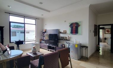 En alquiler moderna casa esquinera FULL AMOBLADA con piscina en Santa Maria de Casa Grande, Av. Leon Febres Cordero, Samborondon