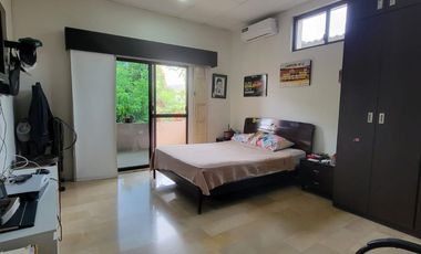 En alquiler moderna casa esquinera FULL AMOBLADA con piscina en Santa Maria de Casa Grande, Av. Leon Febres Cordero, Samborondon