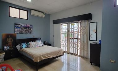 En alquiler moderna casa esquinera FULL AMOBLADA con piscina en Santa Maria de Casa Grande, Av. Leon Febres Cordero, Samborondon