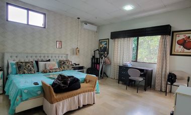 En alquiler moderna casa esquinera FULL AMOBLADA con piscina en Santa Maria de Casa Grande, Av. Leon Febres Cordero, Samborondon