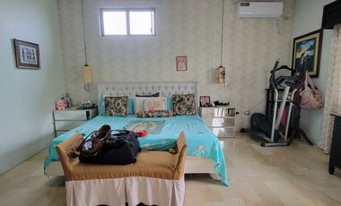 En alquiler moderna casa esquinera FULL AMOBLADA con piscina en Santa Maria de Casa Grande, Av. Leon Febres Cordero, Samborondon