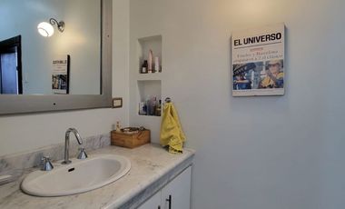 En alquiler moderna casa esquinera FULL AMOBLADA con piscina en Santa Maria de Casa Grande, Av. Leon Febres Cordero, Samborondon