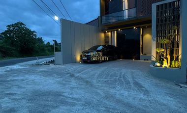 DIJUAL RUMAH 2 LANTAI SHM FULL FURNISHED DEKAT RESTO TENGKLENG GAJAH DI WEDOMARTANI SLEMAN