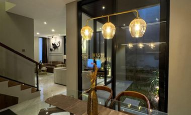 DIJUAL RUMAH 2 LANTAI SHM FULL FURNISHED DEKAT RESTO TENGKLENG GAJAH DI WEDOMARTANI SLEMAN