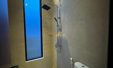 DIJUAL RUMAH 2 LANTAI SHM FULL FURNISHED DEKAT RESTO TENGKLENG GAJAH DI WEDOMARTANI SLEMAN