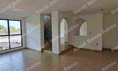 Bonita Casa en Condominio de 10 Casas con Vista Panorámica.