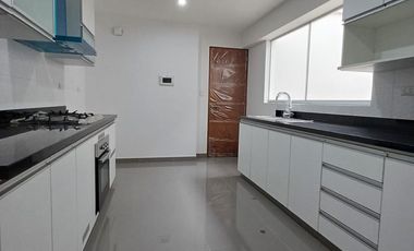 VENTA DE DÚPLEX ESTRENO 302 M2 EN SANTIAGO DE SURCO