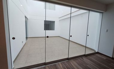VENTA DE DÚPLEX ESTRENO 302 M2 EN SANTIAGO DE SURCO