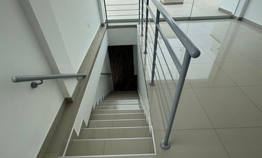 VENTA DE DÚPLEX ESTRENO 302 M2 EN SANTIAGO DE SURCO