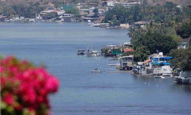 ¡¡TEQUESQUITENGO MORELOS, EN VENTA CASA MINIMALISTA CON VISTA AL LAGO!!